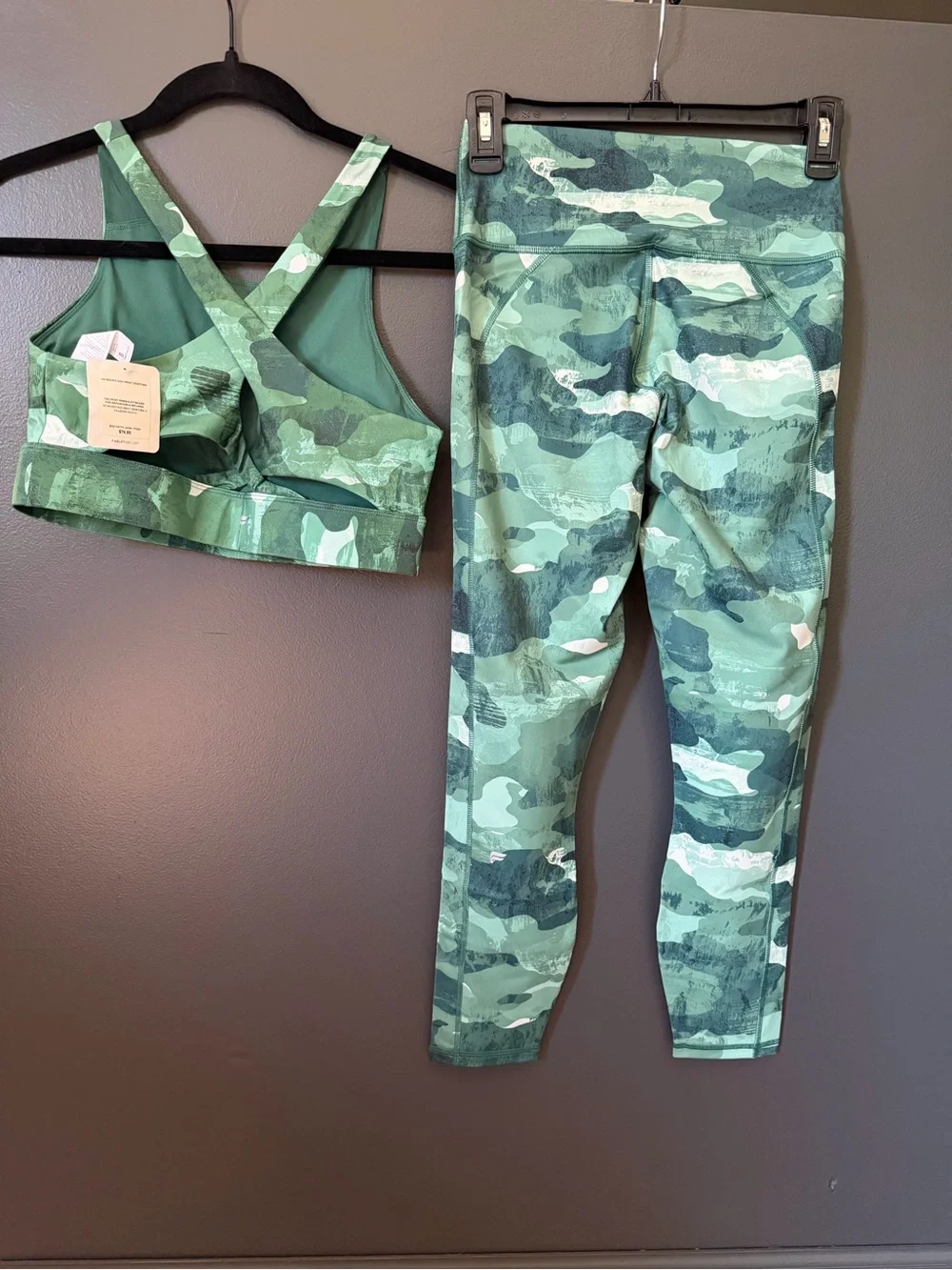 NWT Fabletics Celadon Zenith Matching Set Leggings + Sports Bra Small